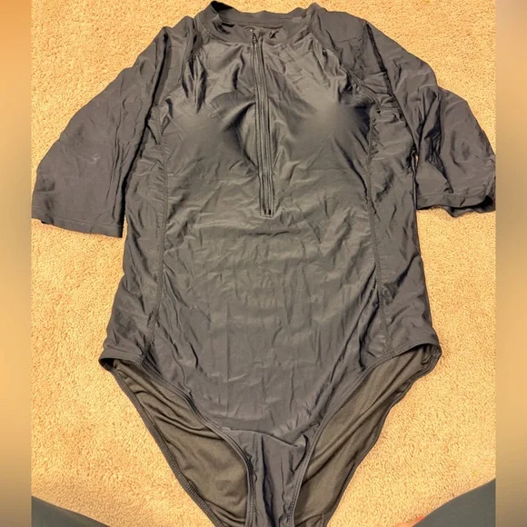 quarter sleeve woman’s rashguard swimsuit XXL WITH TAG - Picture 3 of 3